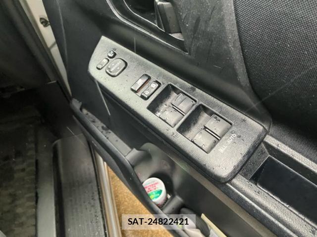 Toyota VOXY 2011-10 7621248-13
