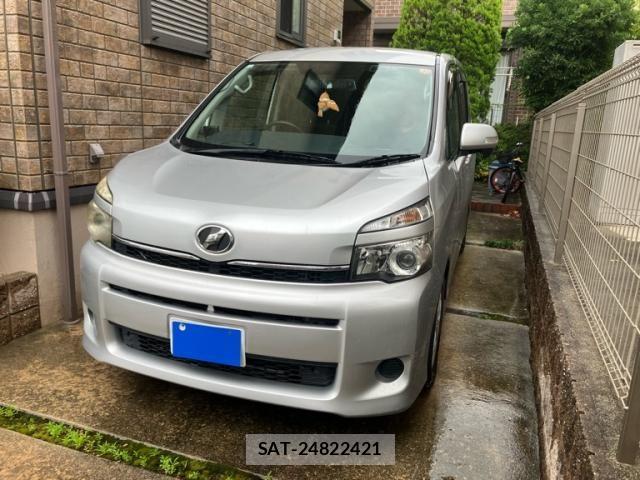 Toyota VOXY 2011-10 7621248-1