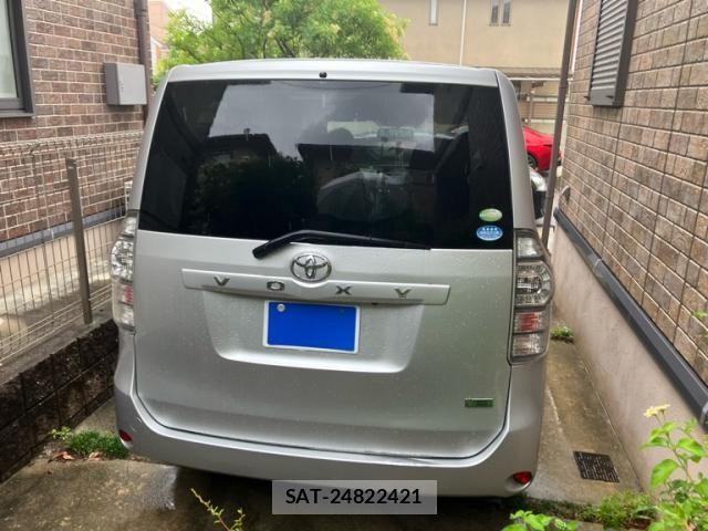 Toyota VOXY 2011-10 7621248-3