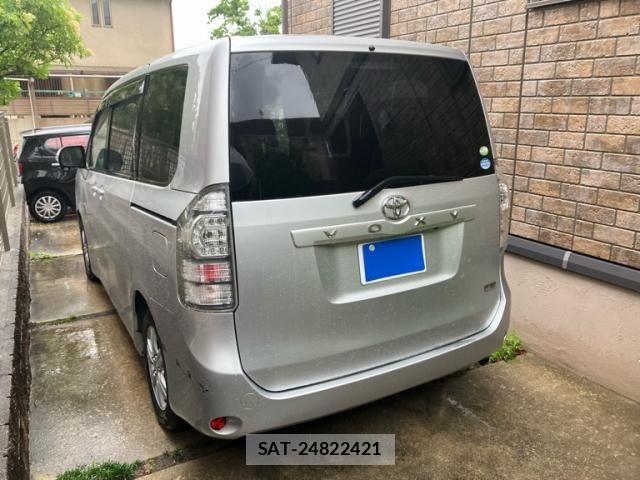 Toyota VOXY 2011-10 7621248-4