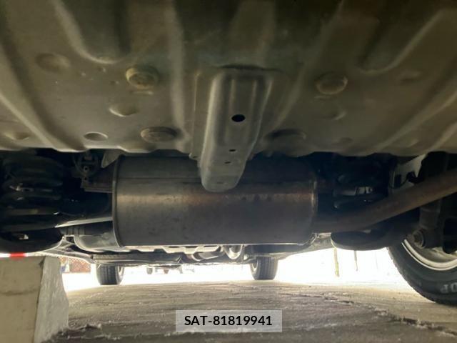 Toyota VOXY 2010-12 7621250-11