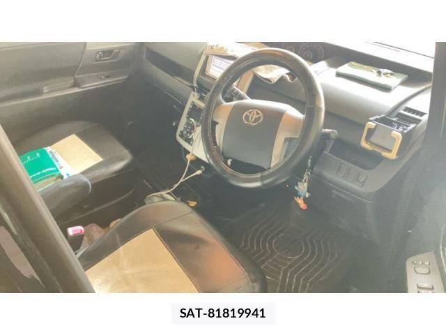 Toyota VOXY 2010-12 7621250-12