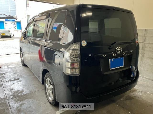 Toyota VOXY 2010-12 7621250-4
