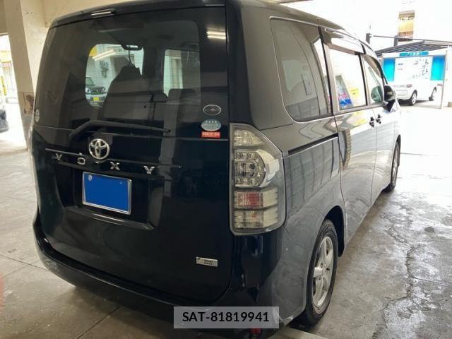Toyota VOXY 2010-12 7621250-5