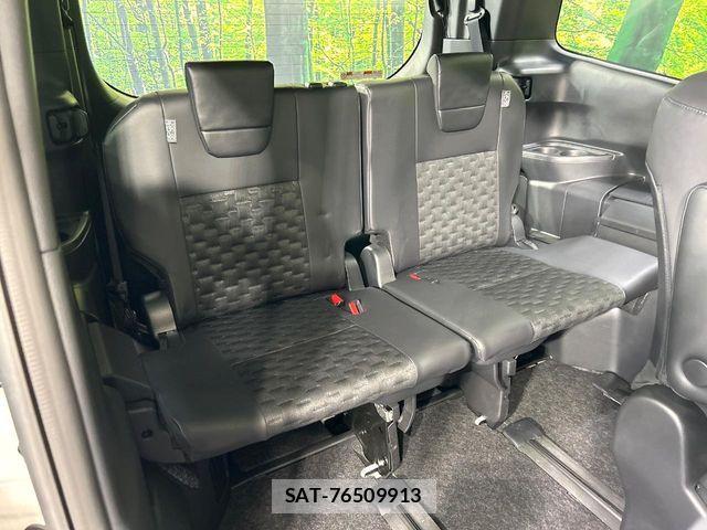 Toyota VOXY 2024-02 7621173-9