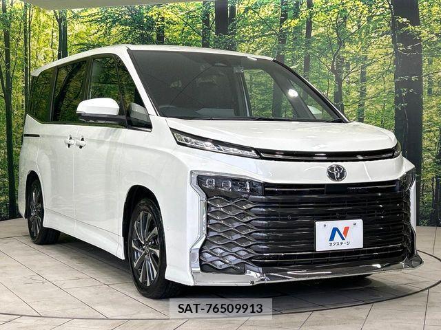 Toyota VOXY 2024-02 7621173-16