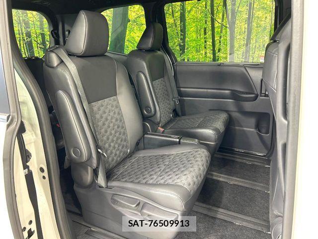 Toyota VOXY 2024-02 7621173-8