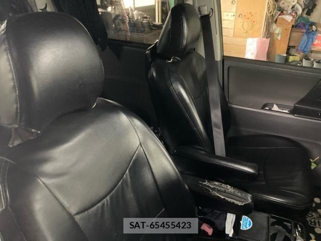 Toyota VOXY 2009-10 7621254-13