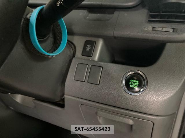 Toyota VOXY 2009-10 7621254-15