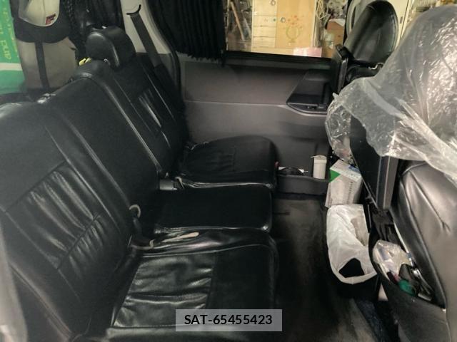 Toyota VOXY 2009-10 7621254-16
