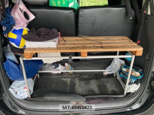 Toyota VOXY 2009-10 7621254-18