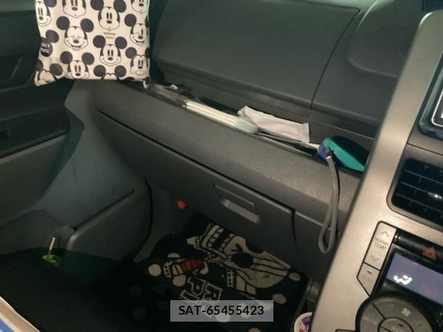 Toyota VOXY 2009-10 7621254-25