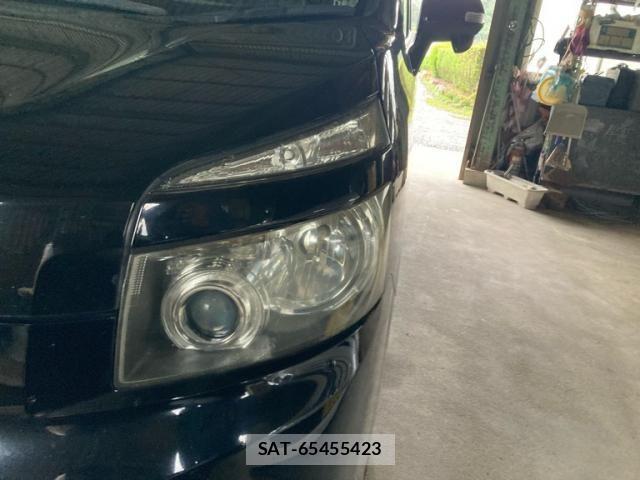 Toyota VOXY 2009-10 7621254-6