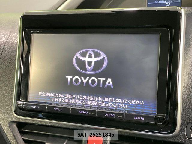 Toyota VOXY 2016-05 7621222-2