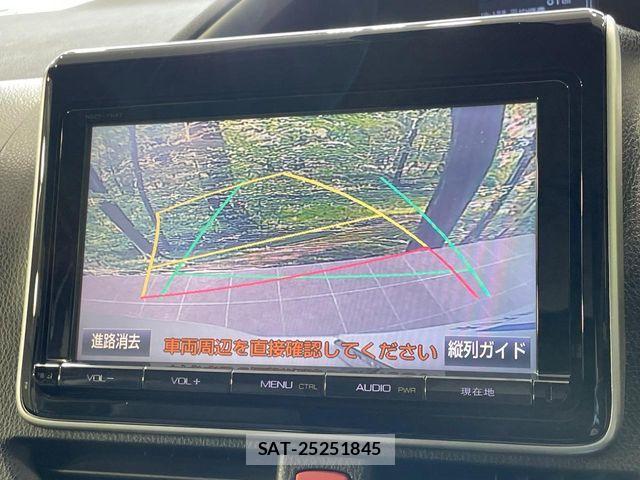 Toyota VOXY 2016-05 7621222-3