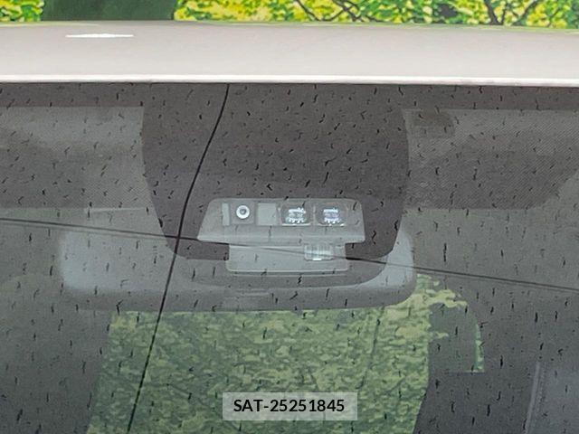 Toyota VOXY 2016-05 7621222-6