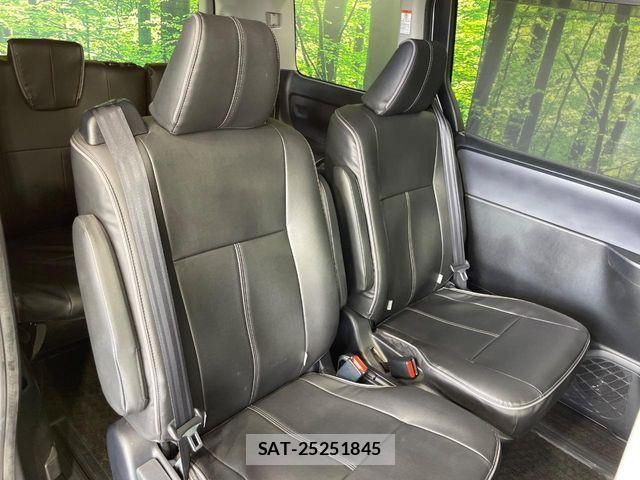 Toyota VOXY 2016-05 7621222-8
