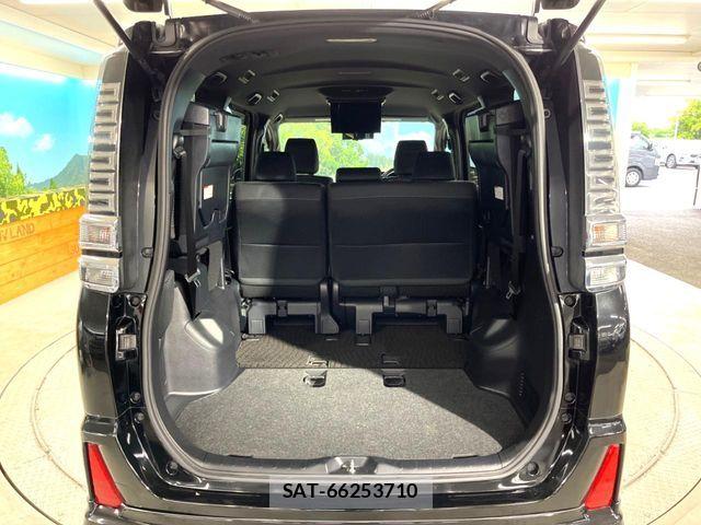 Toyota VOXY 2017-07 7621210-9