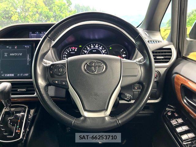 Toyota VOXY 2017-07 7621210-10