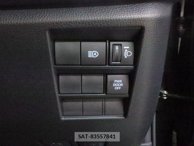 Toyota VOXY 2022-08 7621172-25