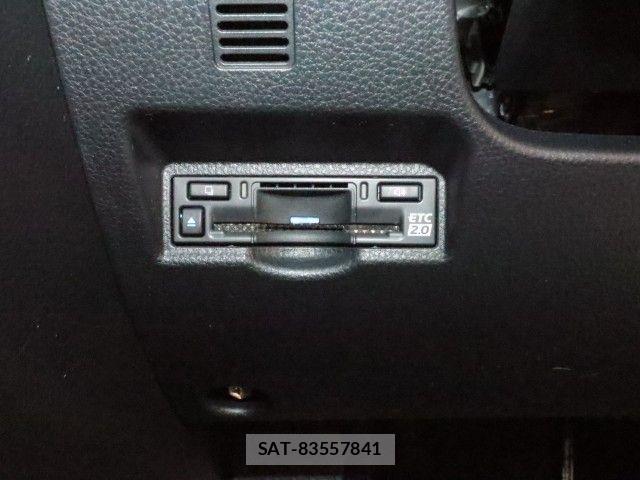 Toyota VOXY 2022-08 7621172-26