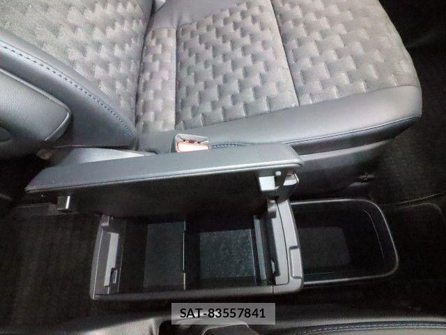 Toyota VOXY 2022-08 7621172-27