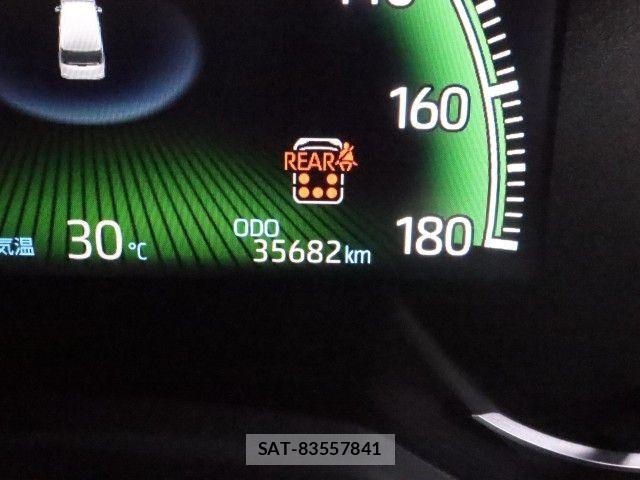 Toyota VOXY 2022-08 7621172-28