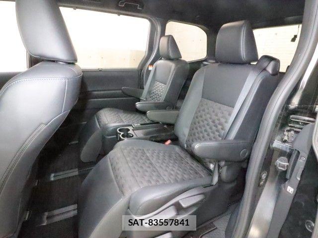 Toyota VOXY 2022-08 7621172-7
