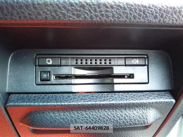 Toyota VOXY 2014-07 7621229-12