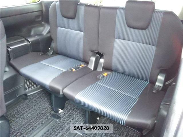 Toyota VOXY 2014-07 7621229-22