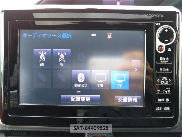 Toyota VOXY 2014-07 7621229-7