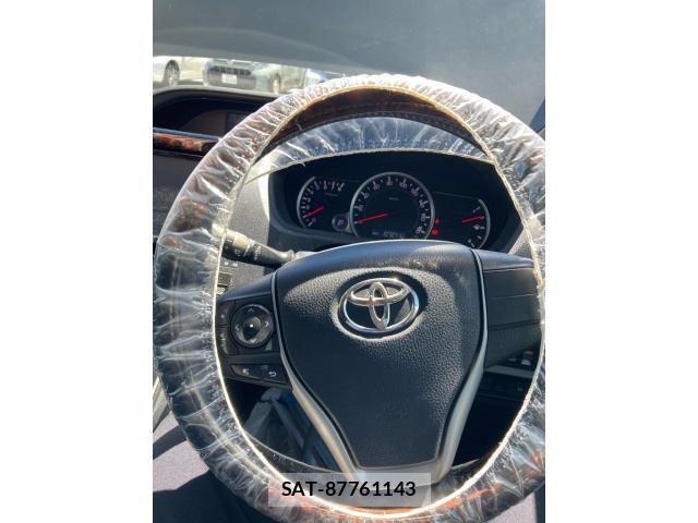 Toyota VOXY 2014-03 7621237-16