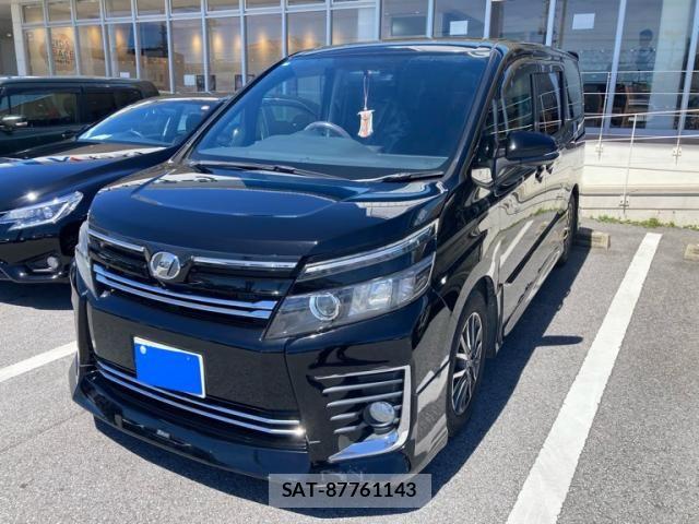 Toyota VOXY 2014-03 7621237-1
