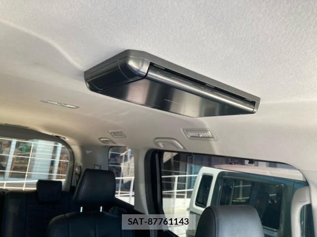 Toyota VOXY 2014-03 7621237-19