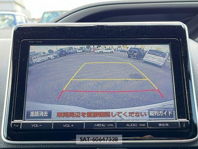 Toyota VOXY 2015-04 7621203-10