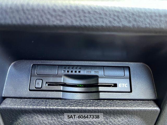 Toyota VOXY 2015-04 7621203-15