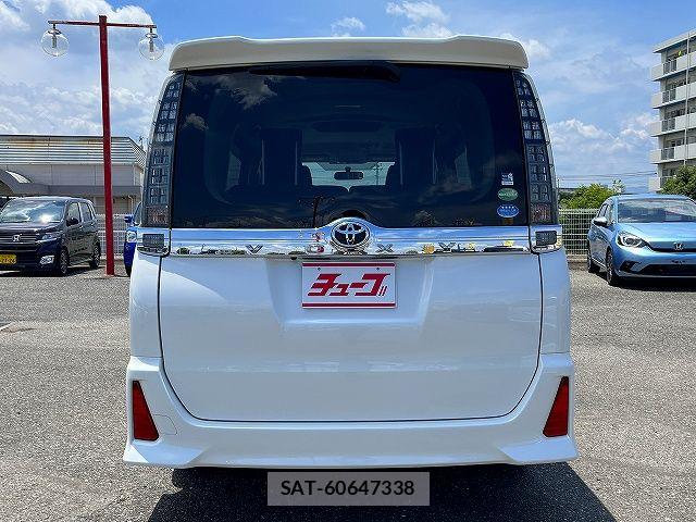 Toyota VOXY 2015-04 7621203-23