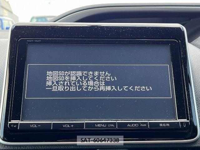 Toyota VOXY 2015-04 7621203-4