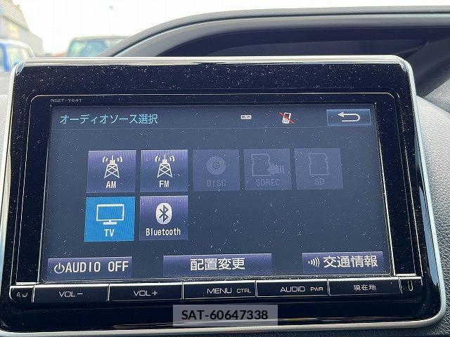 Toyota VOXY 2015-04 7621203-5