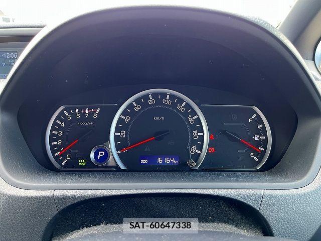 Toyota VOXY 2015-04 7621203-7