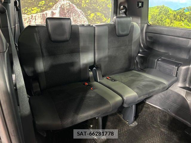 Toyota VOXY 2021-06 7621180-9