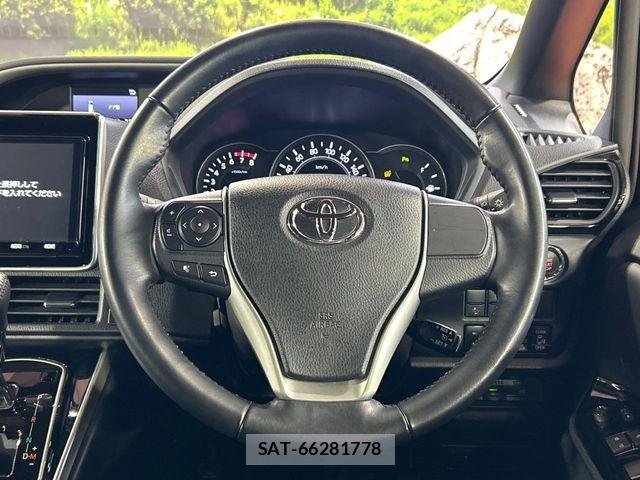 Toyota VOXY 2021-06 7621180-11