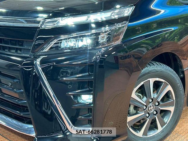 Toyota VOXY 2021-06 7621180-12