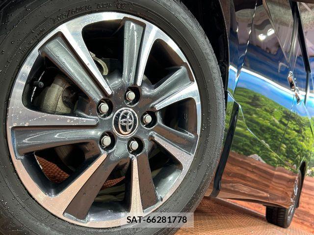 Toyota VOXY 2021-06 7621180-13