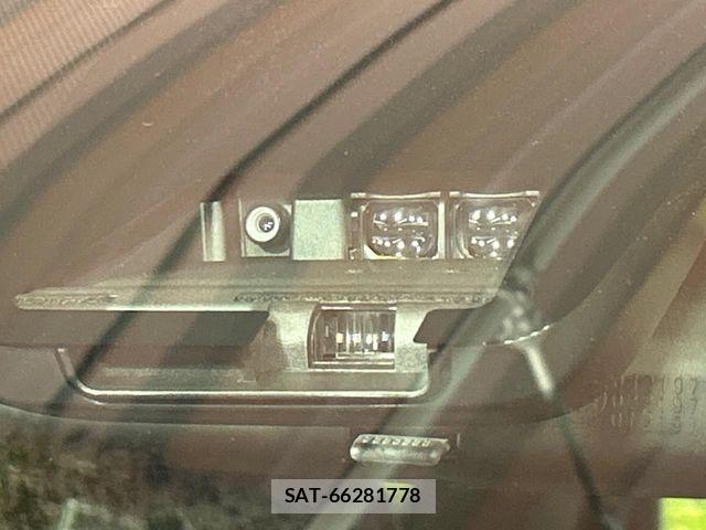 Toyota VOXY 2021-06 7621180-4