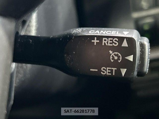 Toyota VOXY 2021-06 7621180-5