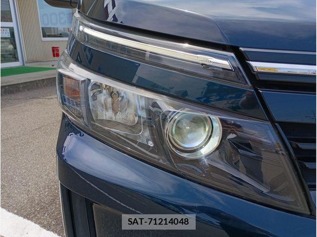 Toyota VOXY 2014-06 7621224-9