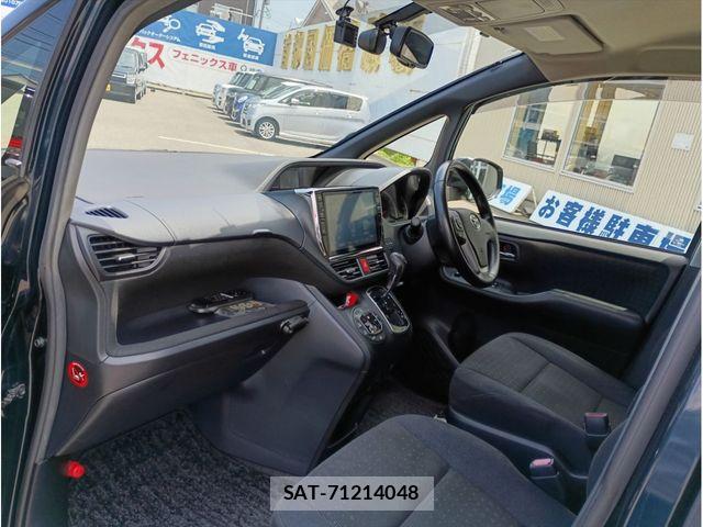 Toyota VOXY 2014-06 7621224-11