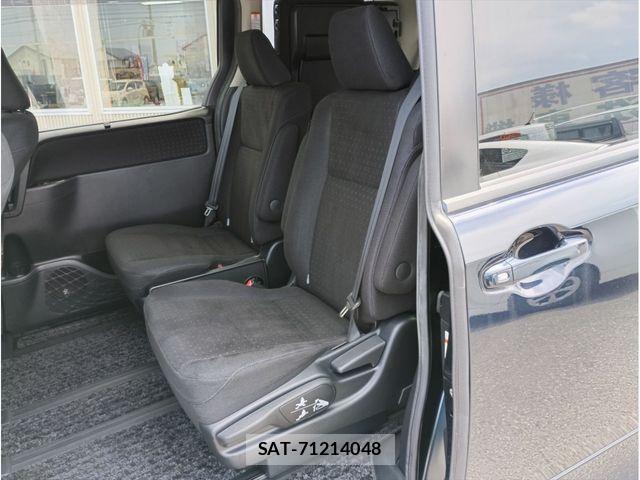 Toyota VOXY 2014-06 7621224-14