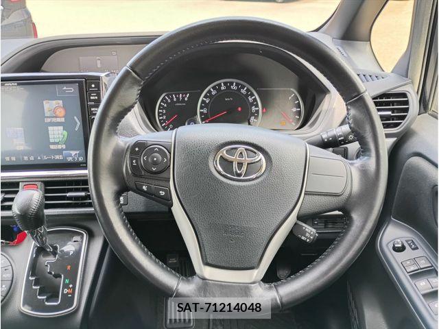 Toyota VOXY 2014-06 7621224-1
